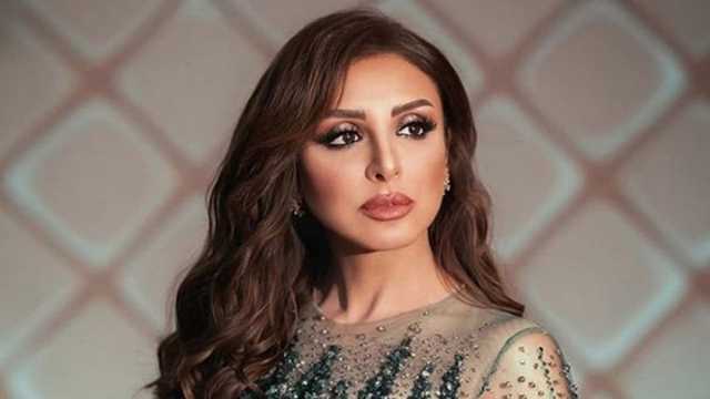 إعلامية كويتية تهاجم أنغام بعد ظهور نجلها في حفلها.. فيديو