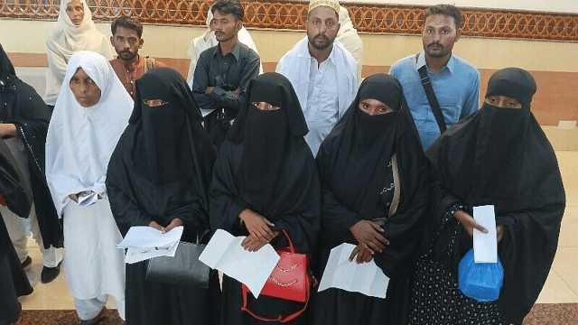 اعتقال 16 مسافراً باكستانيا من طائرة متجهة إلى السعودية