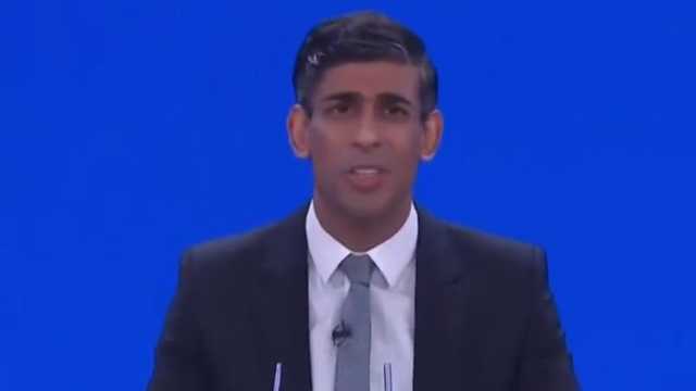 الرجل رجل والمرأة امرأة..رئيس الوزراء البريطاني يهاجم الشواذ والمتحولين جنسياً..فيديو