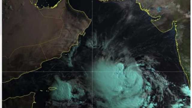 الأرصاد تكشف تطورات الحالة المدارية في بحر العرب