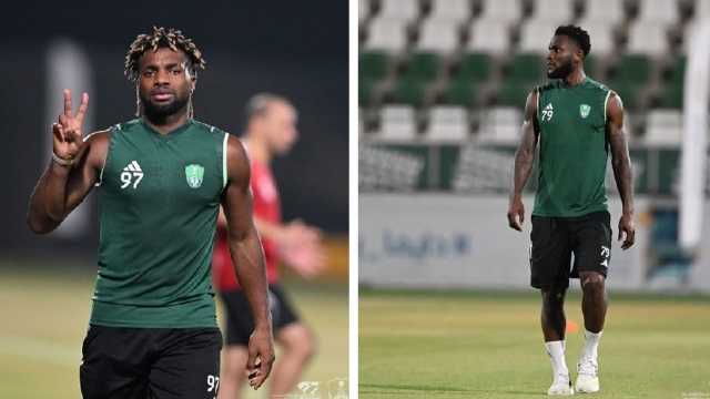 كيسي وماكسيمان في مقدمة بعثة الأهلي المغادرة إلى الرياض