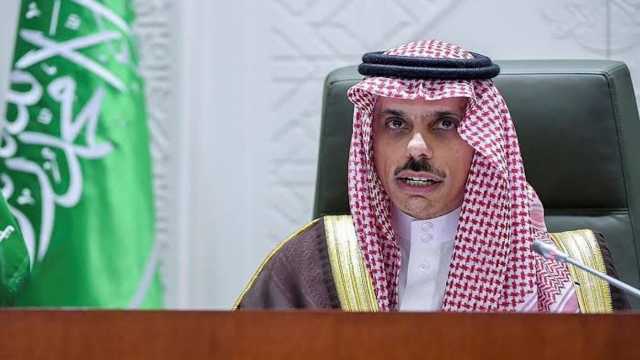 وزير الخارجية يصل القاهرة لترأس وفد المملكة المشارك في قمة السلام
