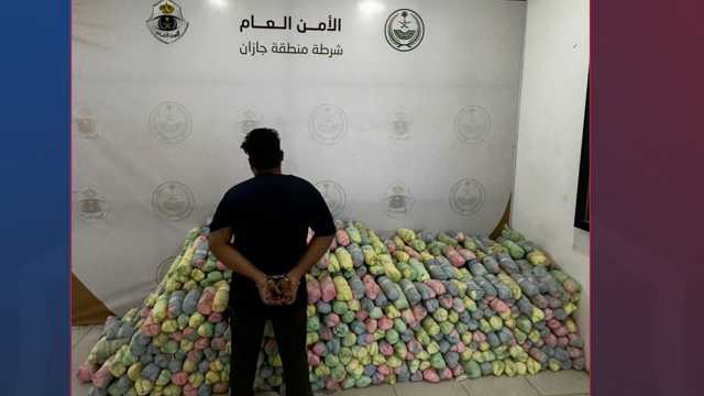 ضبط مقيم روج كمية من القات مخبأة داخل صهريج في جازان