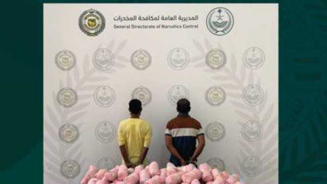 ضبط مقيمين روجا للمخدرات في خميس مشيط