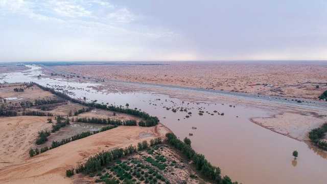 الزعاق يوضح العلاقة بين الأعاصير وجريان الأودية..فيديو