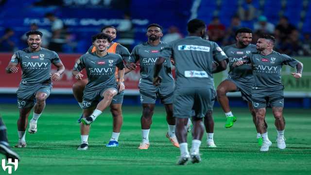 الهلال يواصل تدريباته استعداداً لمواجهة الفتح.. صور