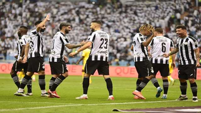 الاتحاد يتعثر ويخسر أمام الشباب…فيديو
