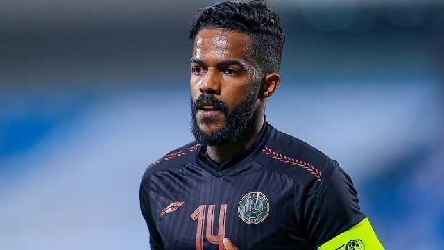 نواف العابد يتلقى عروض من عدة أندية