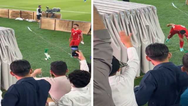 ابتسامة السومة بعد رمي مشجع شال بشعار الأهلي.. فيديو