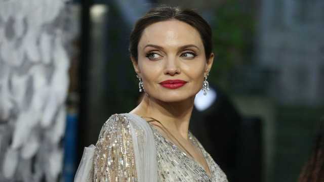 أنجلينا جولي: أصبت بالشلل بعد طلاقي من براد بيت