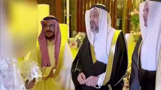 كلمة أب لابنته ليلة زفافها تنال إعجاباً واسعاً .. فيديو