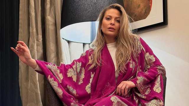 اللبنانية باميلا الكيك ترتدي العباءة في الرياض..صور