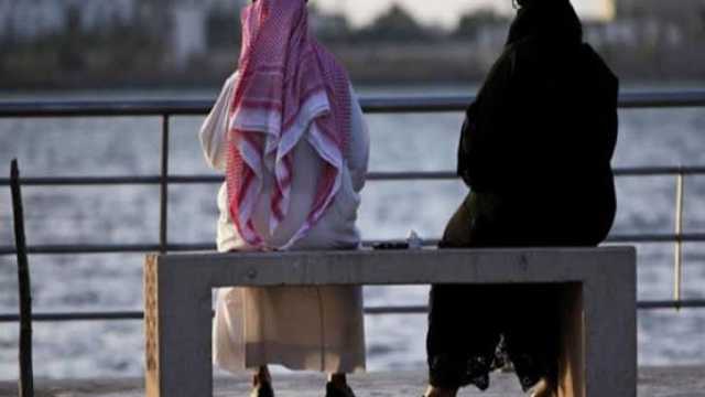 رجل يثير جدلاً واسعًا: طلقت زوجتي تأديبي واتخطبت قبل إنتهاء العدة وجلطتني