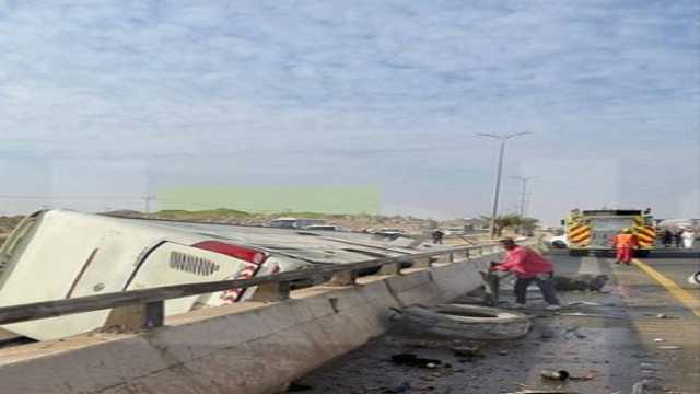 وفاة سائق وإصابة طالبات في انقلاب حافلة ببيشة