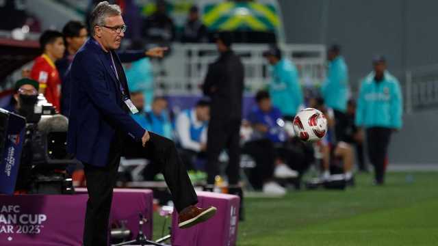 الاتحاد العُماني يقيل مدربه بعد الخروج الآسيوي