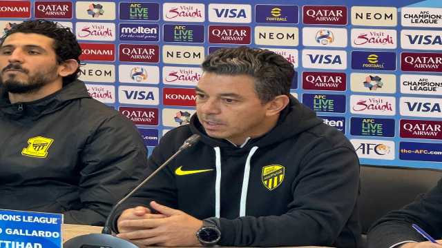 مدرب الاتحاد يتحدث عن استبعاد غروهي وموقف كريم بنزيما