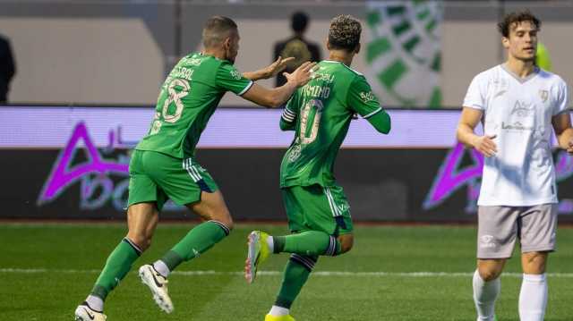 الأهلي يقسو على الطائي برباعية