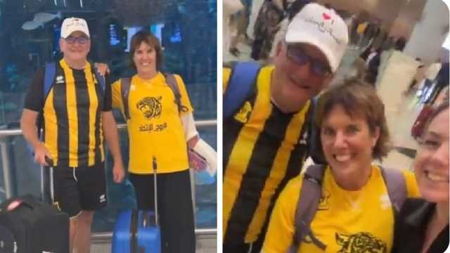 عائلة نيوزلندية تصل جدة بطقم الاتحاد .. فيديو