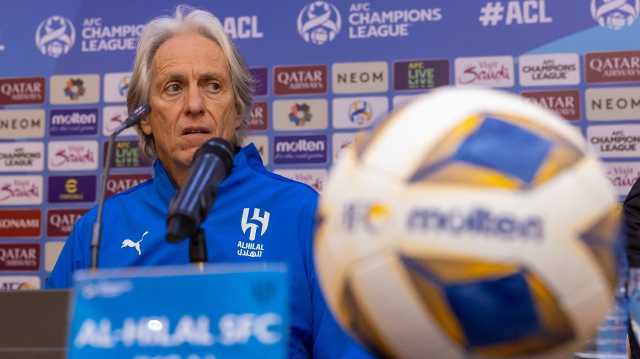 جيسوس يدخل في جدال مع المدير الإعلامي للاتحاد الآسيوي