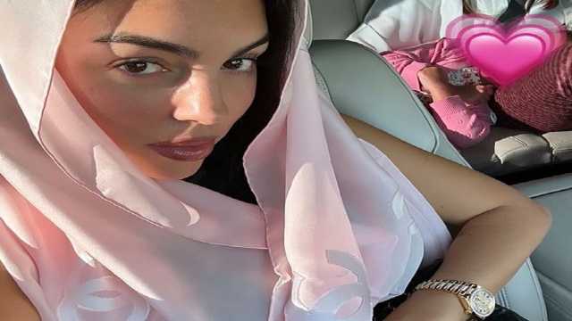 جورجينا تخطف الأنظار بإطلالة محجبة في أحدث ظهور.. صورة