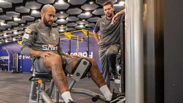 نيمار يواصل برنامجه التأهيلي في مقر الهلال..صور