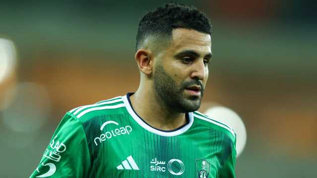 نجم الأهلي محرز يوجه رسالة إلى بلماضي