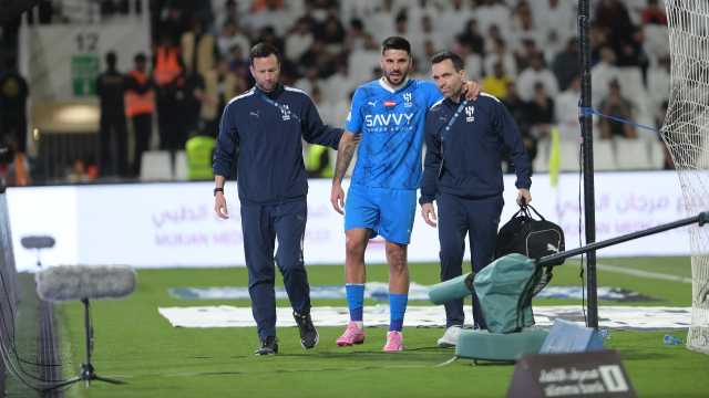 ردة فعل طبيب الهلال على إصابة ميتروفيتش .. فيديو