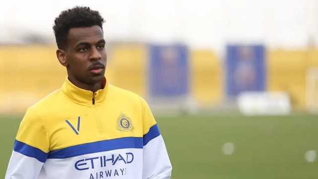 الخيبري يطمئن جماهير النصر بعد إصابته