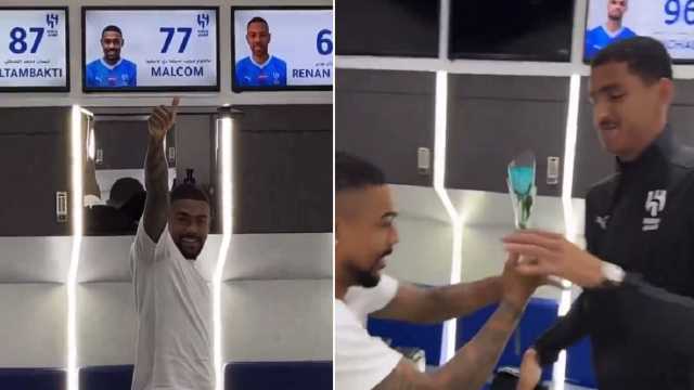 البليهي يمازح مالكو وأبو راسين بزهرة احتفالا بحلول رمضان.. فيديو