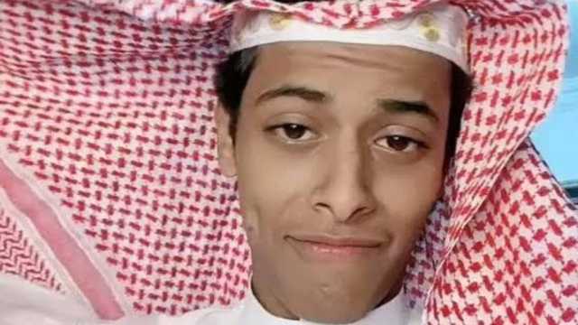 قعيد المجد يعلن خطوبته بطريقة غير مباشرة .. صور