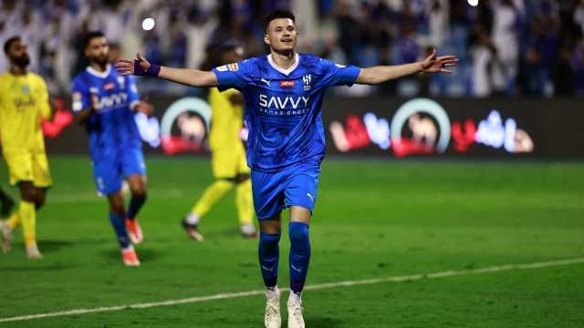 الهلال يضرب الخليج برباعية
