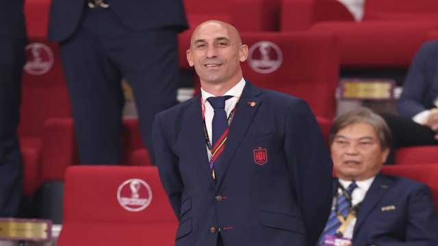 القبض على رئيس الاتحاد الإسباني السابق بتهمة الفساد.. فيديو