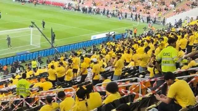 قبل انطلاق الديربي … جماهير الاتحاد تردد : دوري يلو .. فيديو