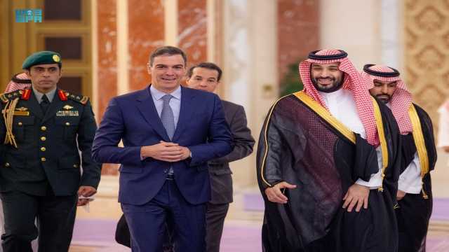 ولي العهد يستقبل رئيس الوزراء الإسباني