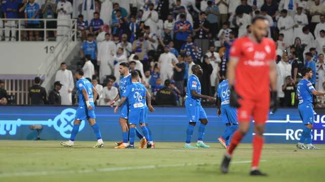 الهلال يمطر شباك الطائي بثلاثية.. صور