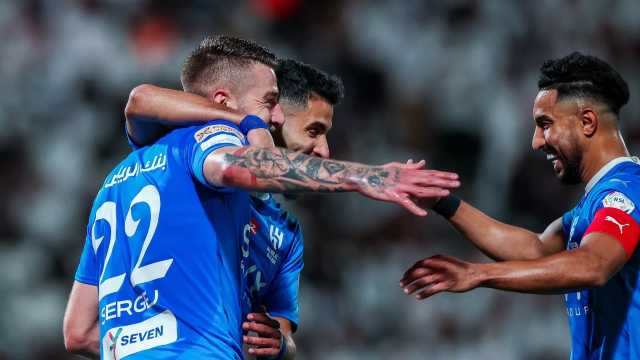 الهلال يستعيد خدمات الدوسري وياسر الشهراني