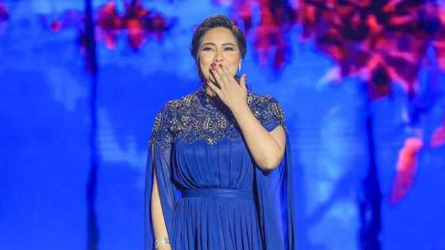 لحظة انهيار الفنانة شيرين عبدالوهاب بحفلها بالكويت .. فيديو