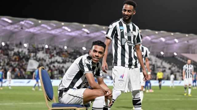 مصعب الجوير يحتفل بهدفه على طريقة سعود عبدالحميد.. فيديو