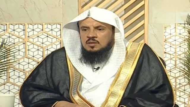 السبر يوضح حكم إعطاء‏ العمال مالا تحت مسمى “البقشيش” ليتقنوا عملهم.. فيديو