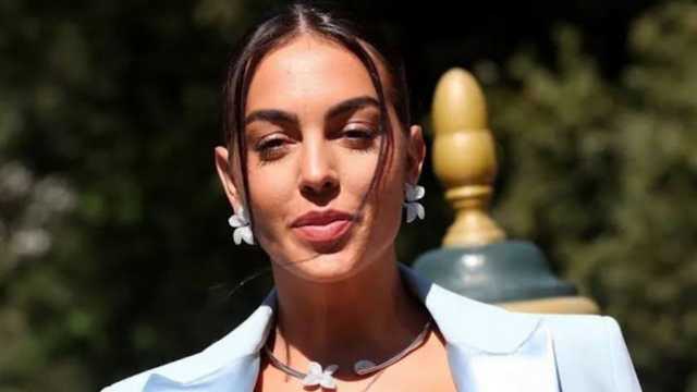 جورجينا تلفت الأنظار في أحدث جلسة تصوير .. فيديو