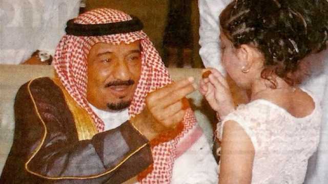 الأب الحنون للجميع حفظه الله ورعاه اللهم آمين