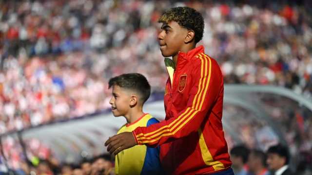 لاعب اسبانيا ينجح في اجتياز امتحانات المرحلة الثانوية