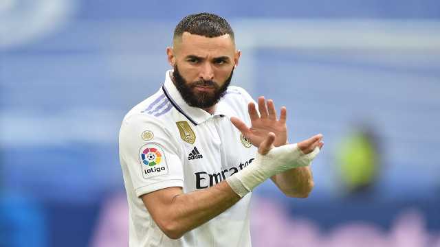 بنزيما يتدخل لإقناع زيدان بتدريب الاتحاد
