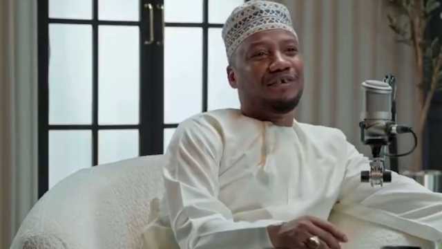 ردة فعل الذهب أحمد حديد عند مشاهدته قميص الاتحاد .. فيديو