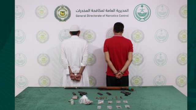 الإطاحة بمواطنين لترويجهما مادتي الحشيش والإمفيتامين المخدرتين بتبوك