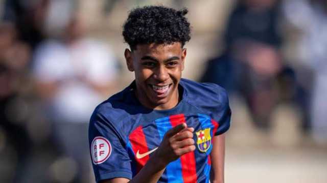 علاقة لامين يامال لاعب برشلونة بنادي النصر