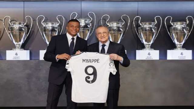 مبابي يلتقط الصور مع الكؤوس الأوروبية لريال مدريد .. فيديو