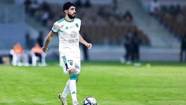 الرياض يتقدم بعرض رسمي لشراء عقد فهد الرشيدي