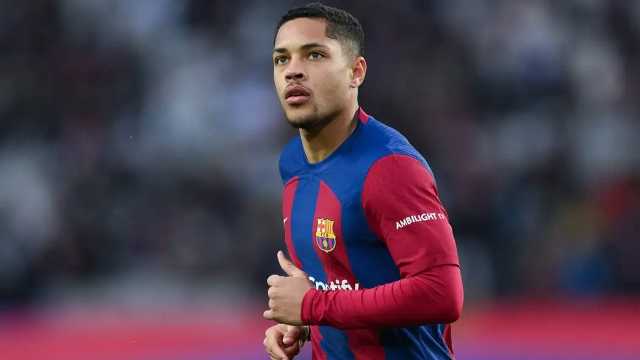 إشبيلية يسعى لضم لاعب برشلونة