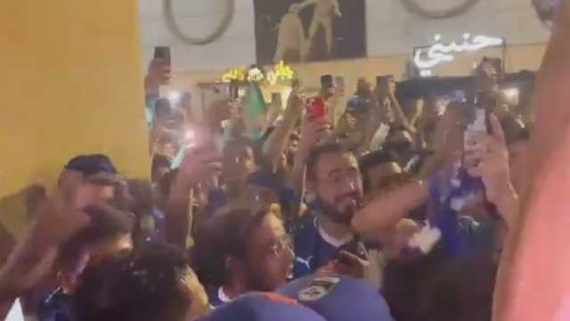 جماهير الهلال تحتفل بعد الفوز ضد الإتحاد .. فيديو